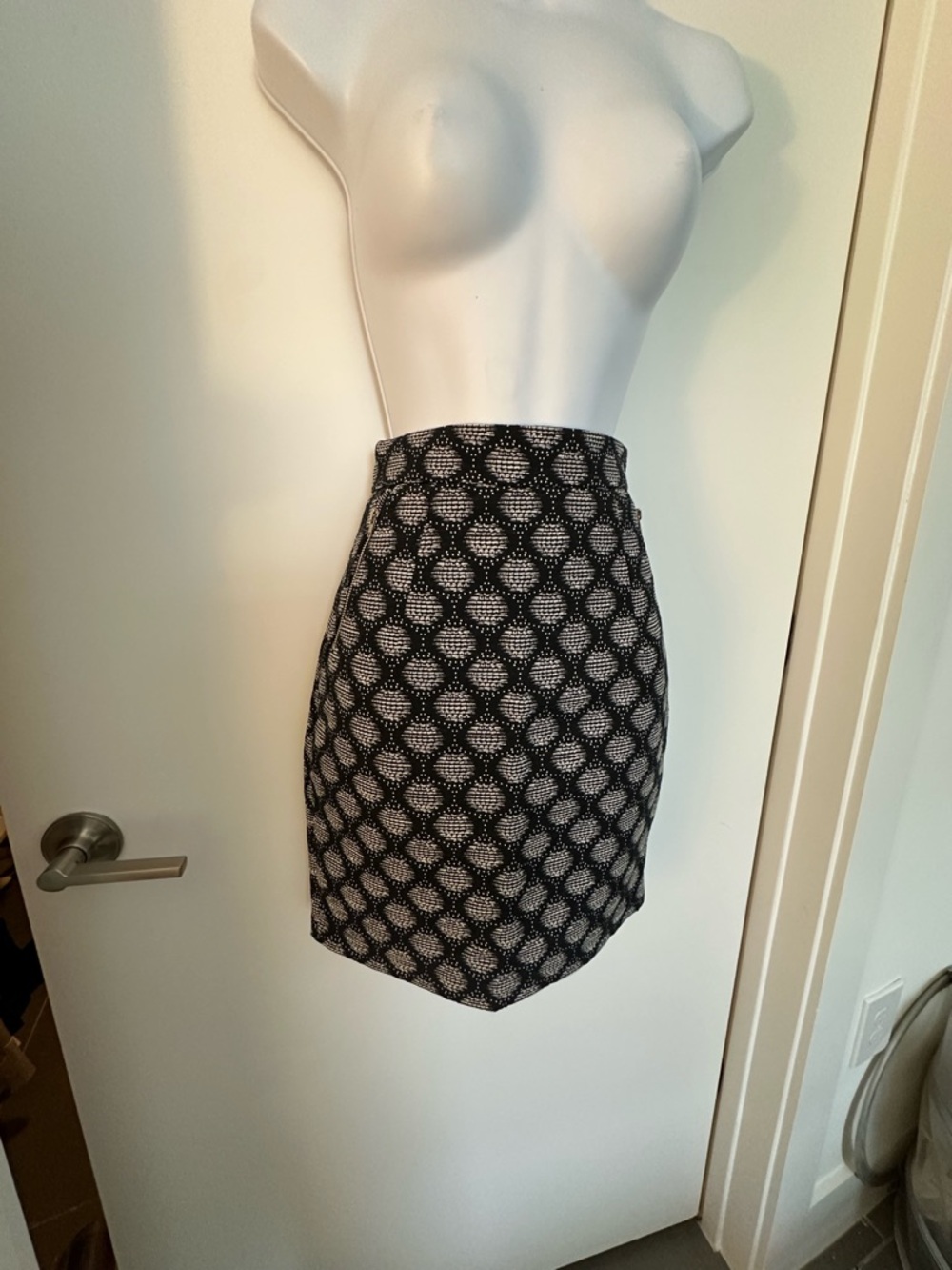 H&M Black and White Geometric Pencil Skirt